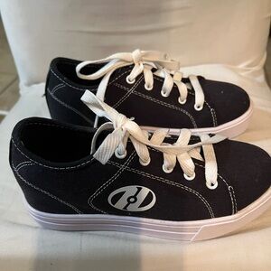 Heelys Black and White Kids Sneakers